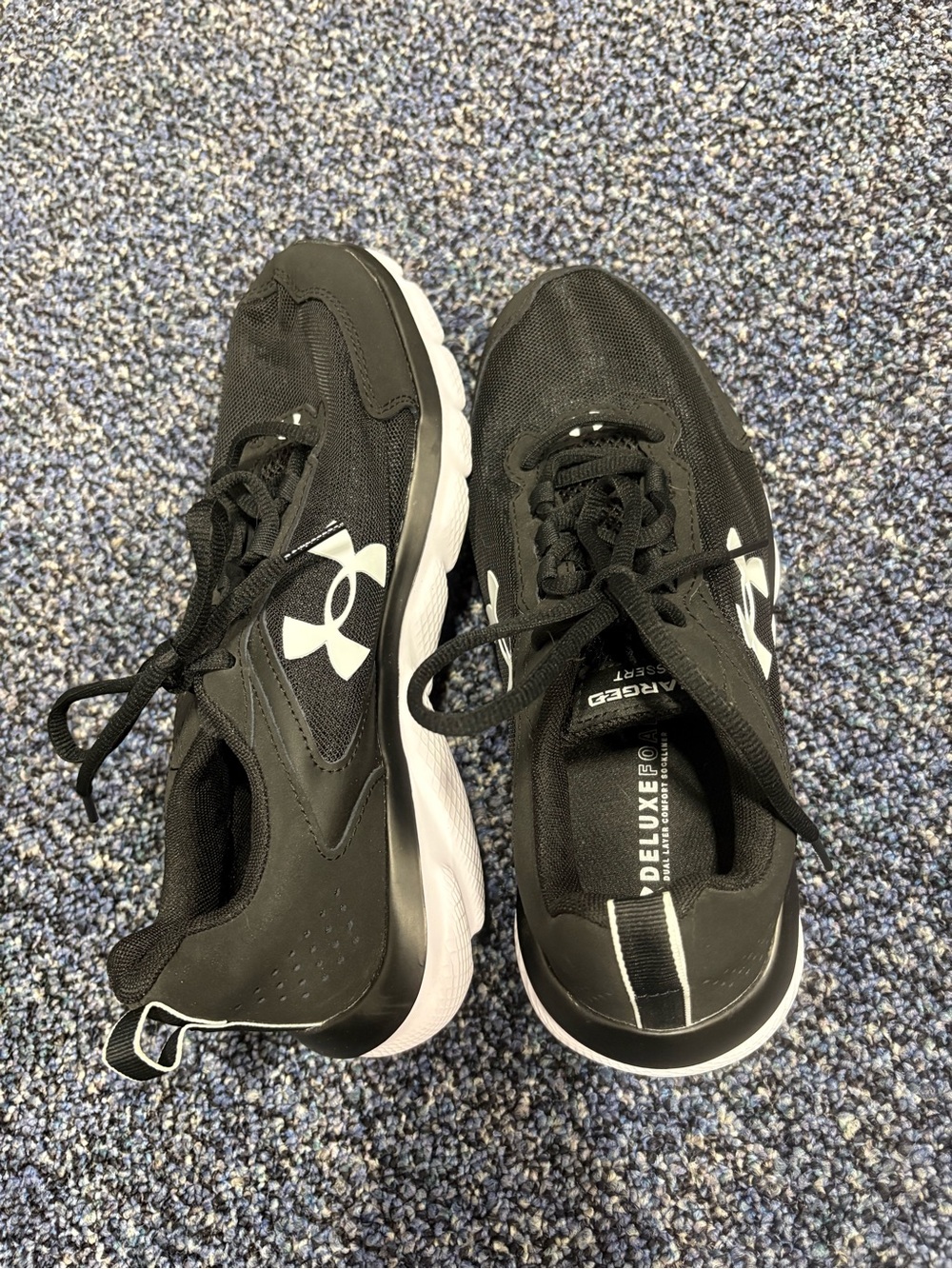 Under Armour Charged Assert Sneakers